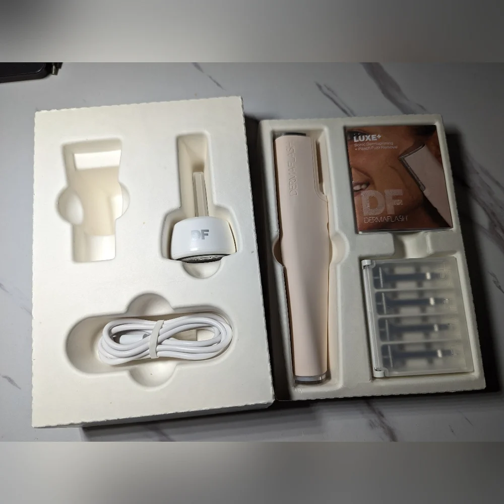 Dermaflash Luxe + (MISSING PREFLASH) - Picture 4 of 5